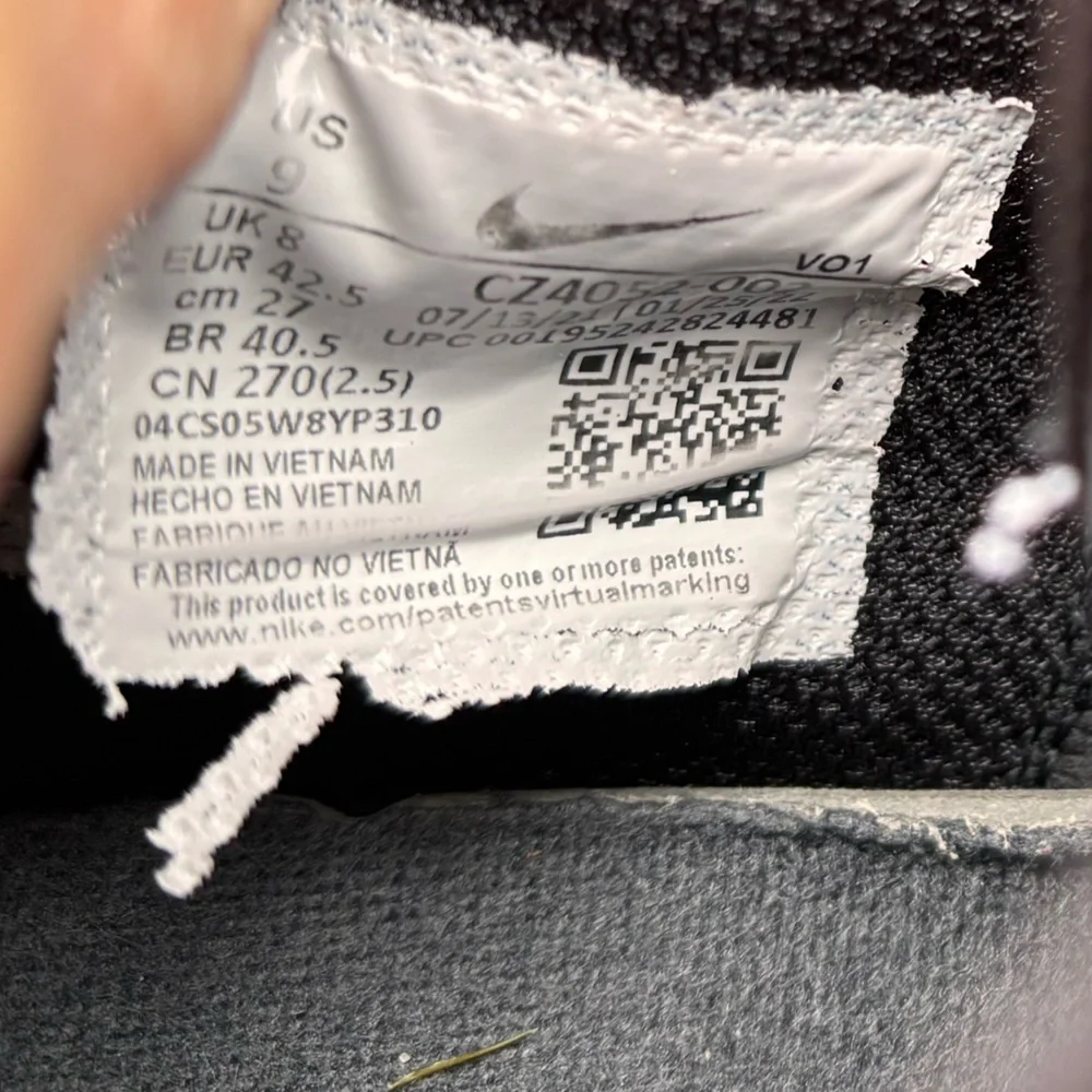 Size 9 Nike LeBron Witness 6 Black Dark Obsidian